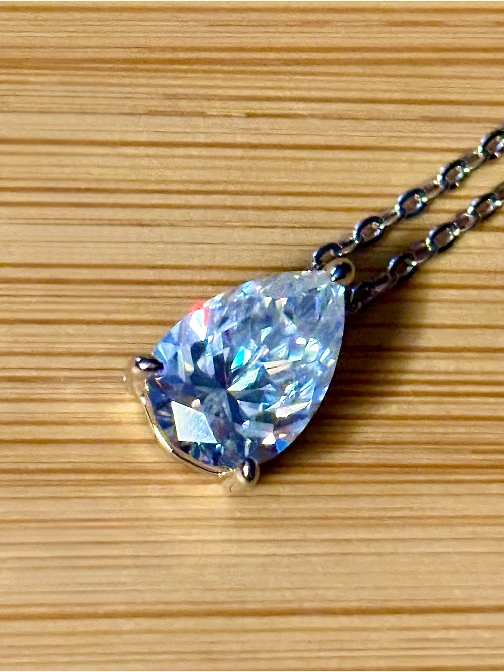 A GORGEOUS certified 4ct pear-cut Moissanite pendant necklace in sterling & 18k - Picture 10 of 14